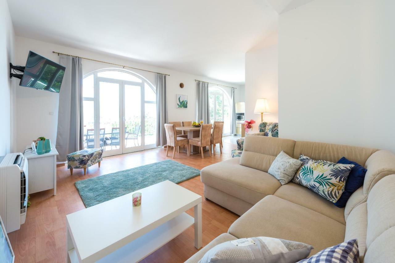 Villa Belvedere Затон Екстериор снимка